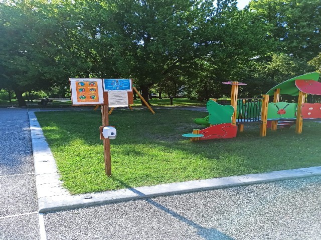 Giochi per i bambini nel Parco della Pace